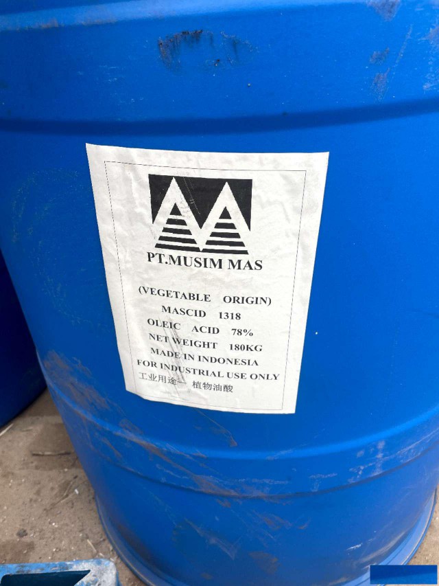 回收库存聚丙烯酰胺。