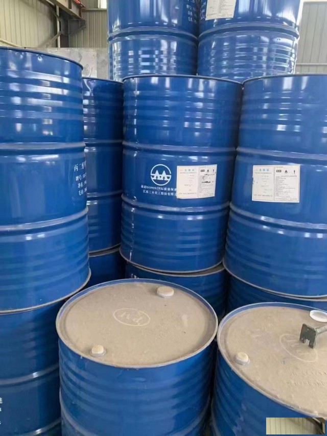 回收库存油漆等各种化工原料