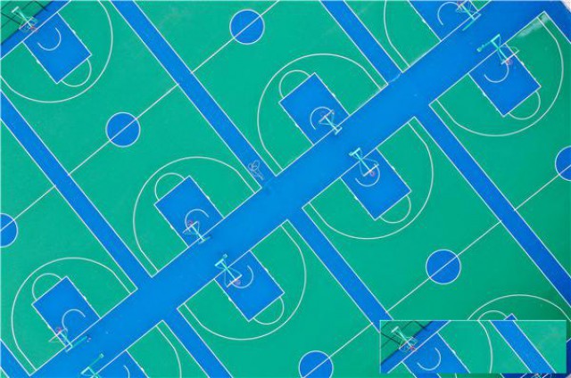 塑胶篮球场价格如何？