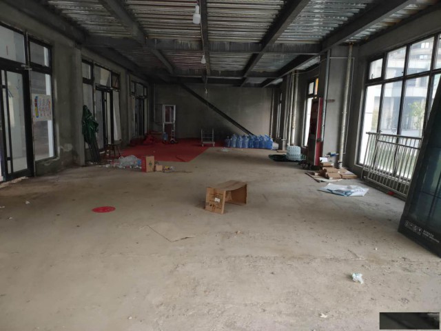 特佳铺编号2068任丘中央公园广场底商房东直租