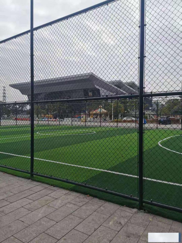 书奎筛网供应体育护栏网球场围网勾花菱形护栏网