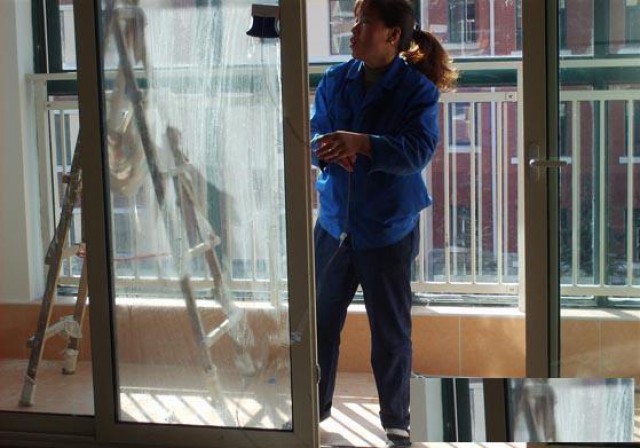 济南市丽洁家政公司专业擦玻璃地板打蜡开荒保洁日常保洁