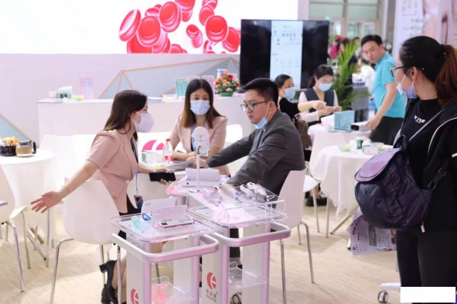 在美博会上的产后修复小知识讲解