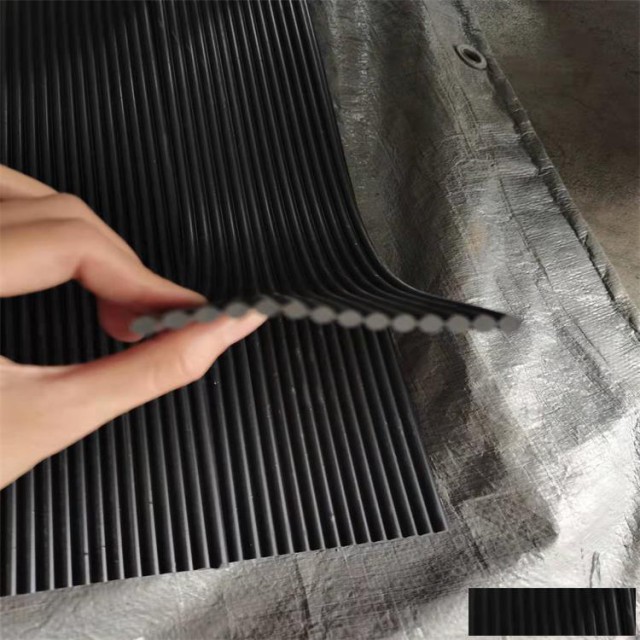 EPDM700mm橡胶防撞密封条导料槽防尘帘密封防尘帘