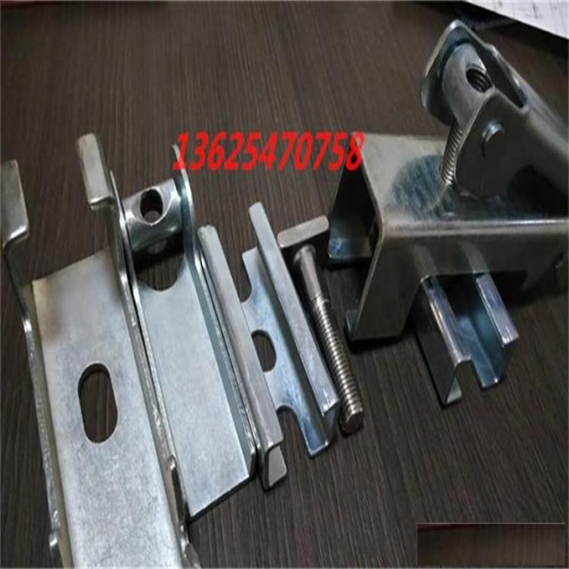 防溢裙板夹持器防溢裙板角铝配套配件向上金品