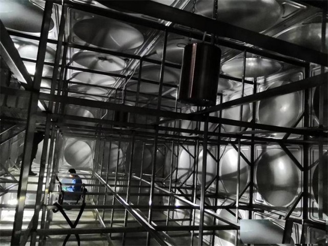 佛山南海区洗水箱公司，生活水池清洗，不锈钢水箱清洁消毒