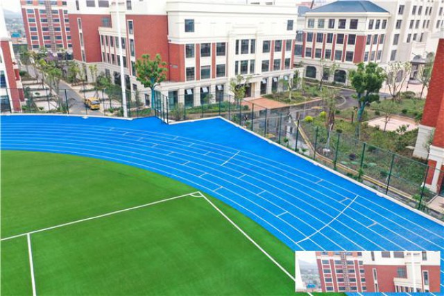 半预制型跑道是怎样实现无接缝的