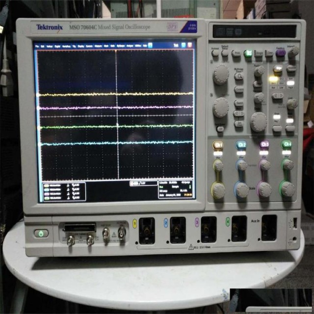 美国泰克MSO73304DX数字及混合信号示波器