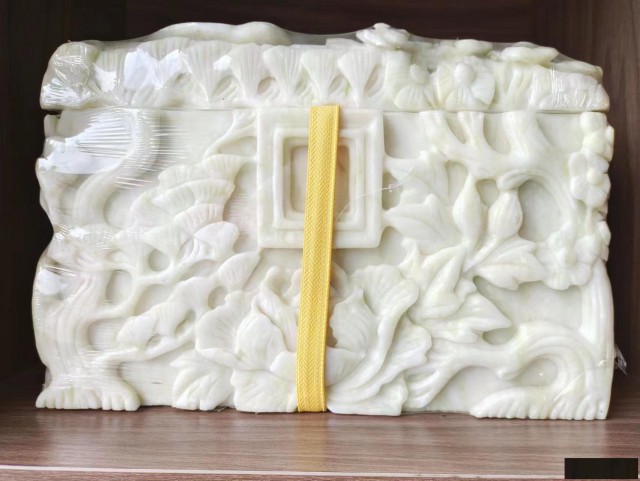 都江堰市殡葬用品（鲜花、花圈、寿衣、骨灰盒）