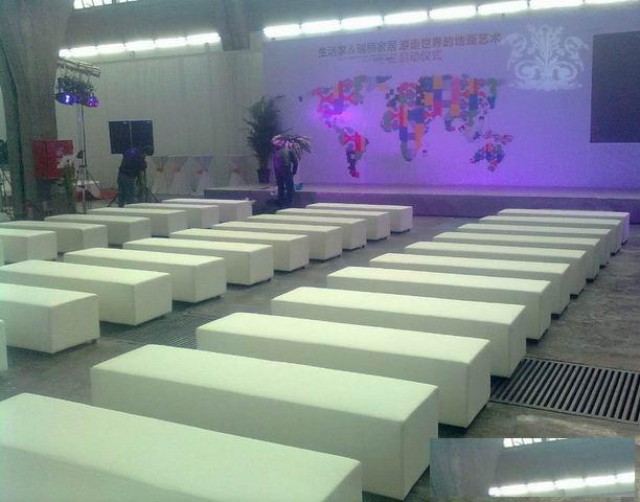 深圳出租沙发凳出租烤漆茶几出租演讲台