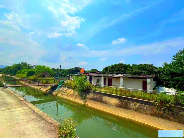 从化区城郊街横江大道附近7亩鱼塘房屋农庄整体转让