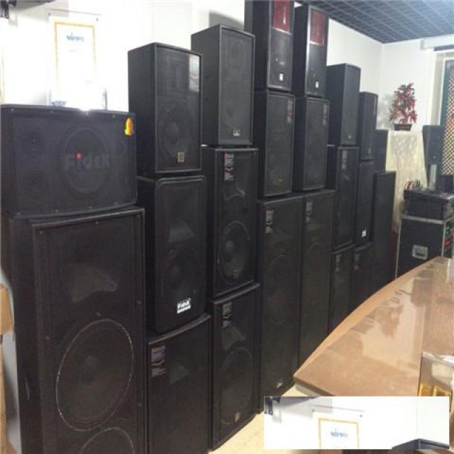 旧电脑音响实木家具收购免费询问电脑回收