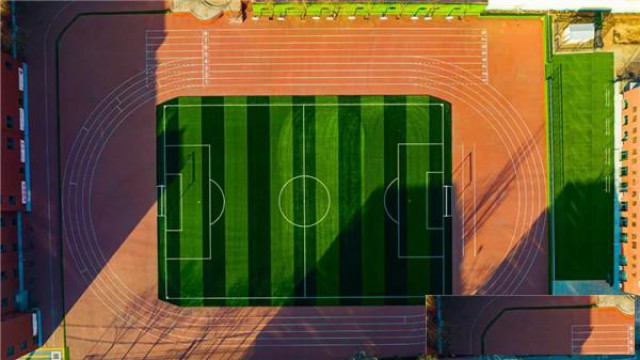 塑胶跑道种类怎么选