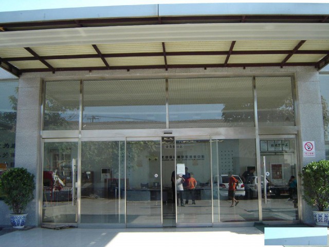 房山区维修电动伸缩门安装道闸杆电动门安装