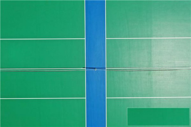 硅PU球场为什么会起泡