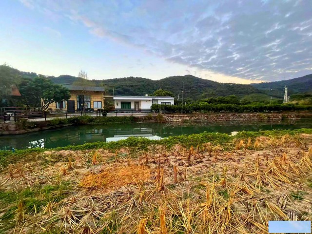 从化区城郊旅游区附近溪水边6亩果园民宿农庄整体