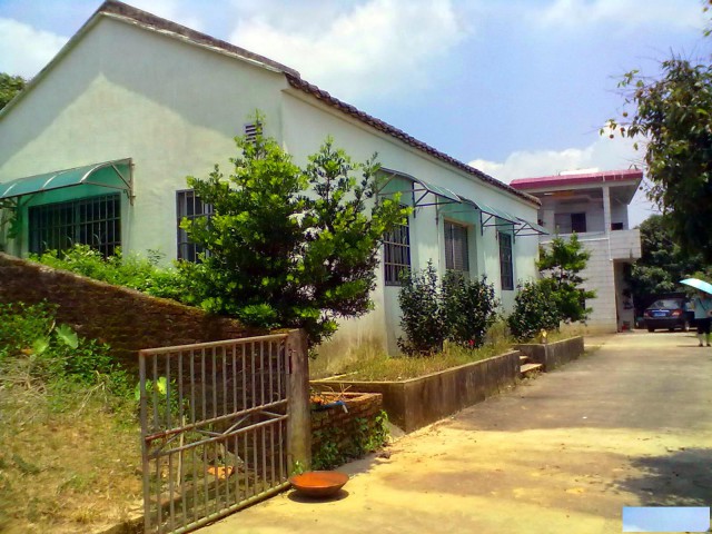 从化区鳌头附近40亩果园鱼塘房屋山庄整体转让