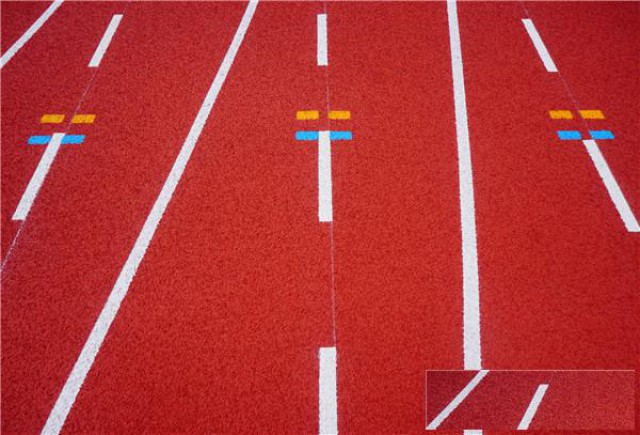 预制型跑道卷材的特点