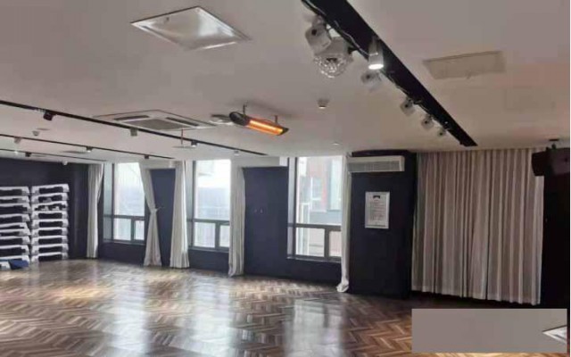 舞蹈室里的太阳