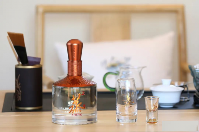 品饮米香白酒的“三杯六礼”