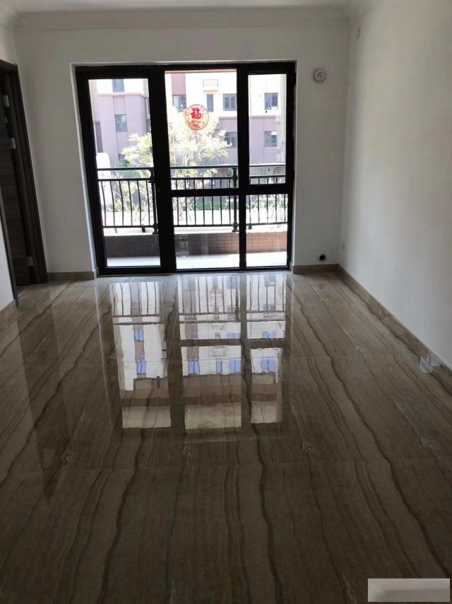 黄骅市碧桂园芷兰湾精装三室两厅低价出售