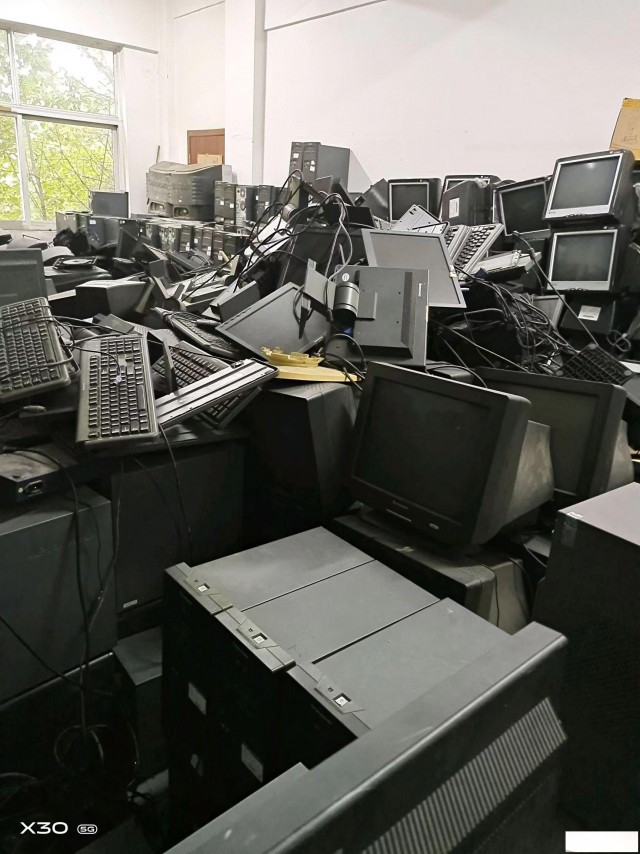 回收电脑UPS电池线路板交换机服务器网线机房设备