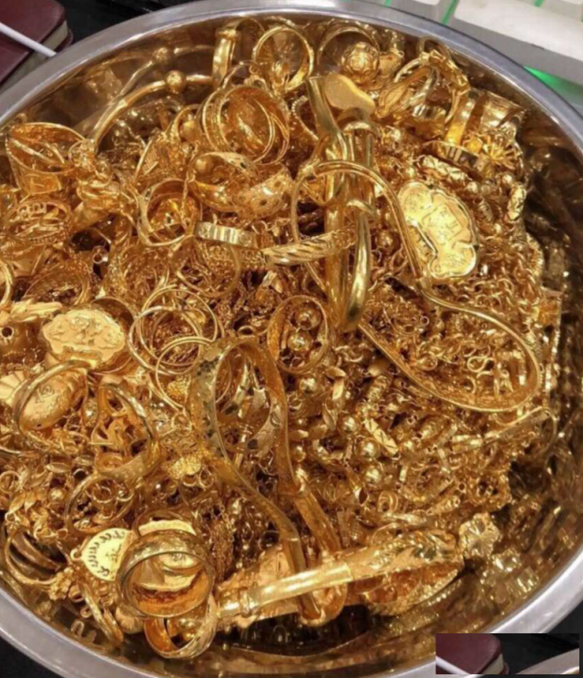 让旧金重焕光芒：专业回收黄金废料，为您的财富增值