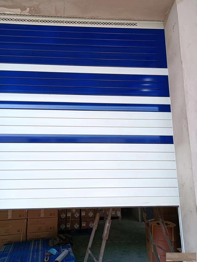 闵行区铝合金车库门单层双层铝合金电动门安装