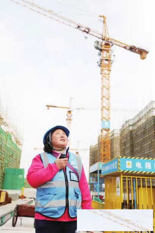 在重庆30天内可以学好塔吊操作来建达学校就行