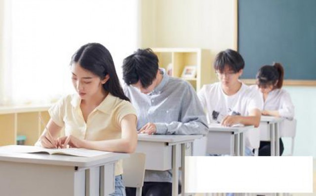 郑老师教育校区有哪些？报名电话是什么？