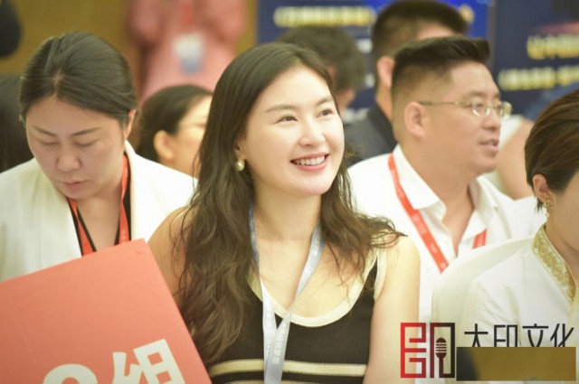 【总裁演说思维】提升口才的艺术：言之有序，情之共鸣