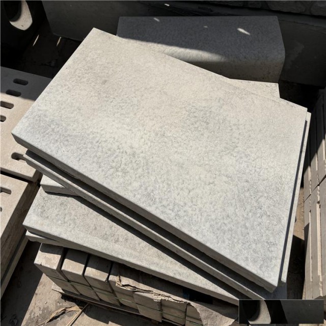 铁锐变电站室外电缆沟平板表面光滑无瑕疵