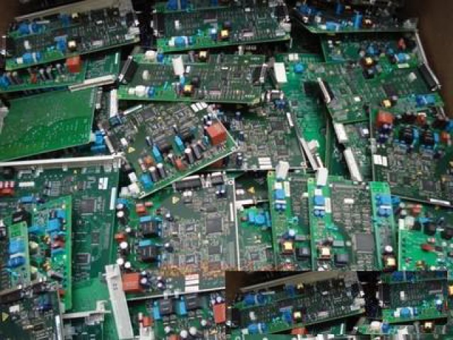 回收电脑服务器线路板交换机电池网线机柜仪器