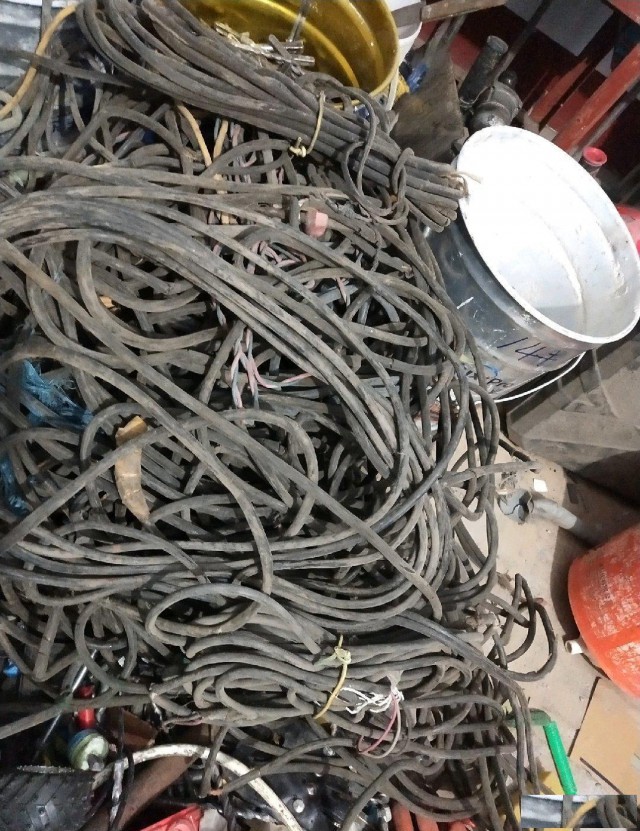 配电柜、电瓶等北京废旧电缆回收