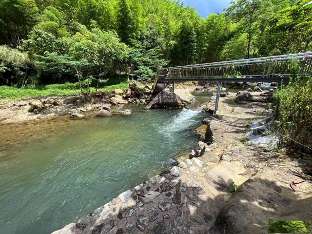 从化区良口旅游区溪水边4亩平地农庄餐馆民宿整体转让