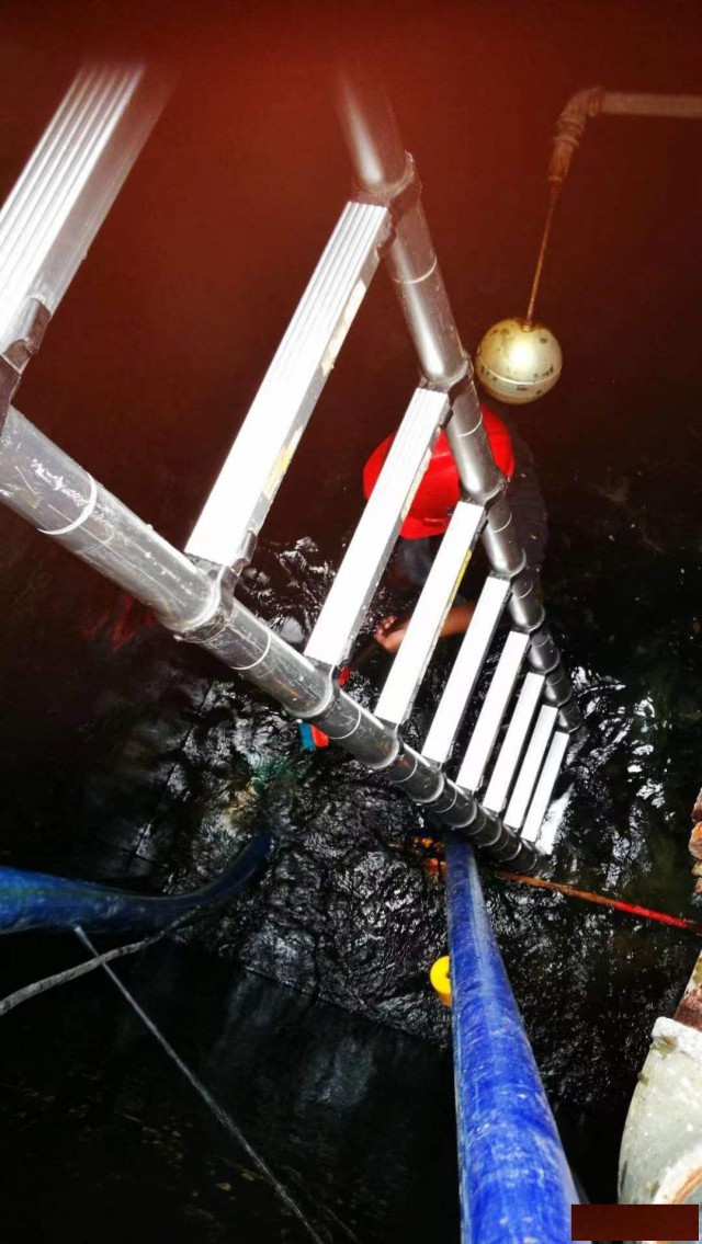 东莞万江洗水池公司，清洗生活蓄水箱，二次加压水池清洁