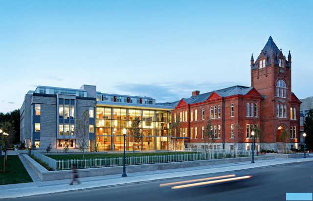 人大女王金融硕士天津移动课堂循光而往，同向航行