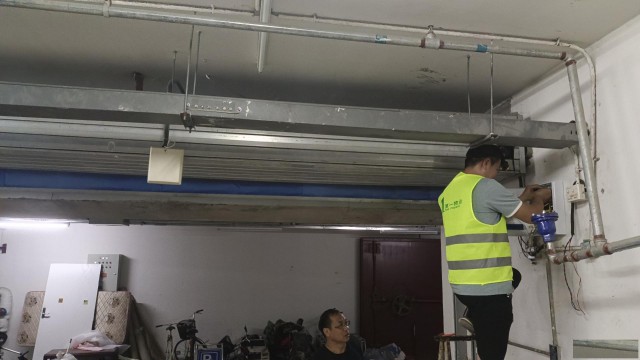 卷帘门丶防火门安装，维修服务，专业安装维修