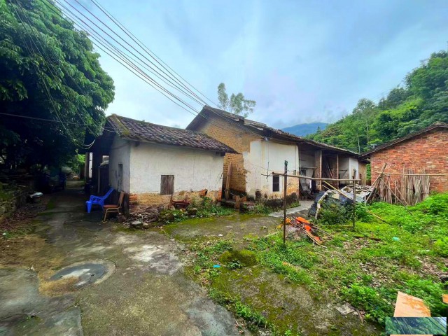 从化良口旅游区溪附近4亩建设用地380平方房屋转让