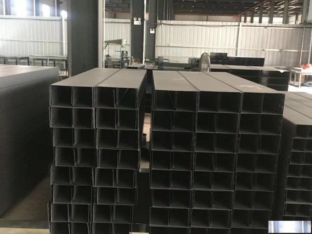 喷塑槽式梯式隔板式托盘式电缆桥架厂家直销全国发货量大从优