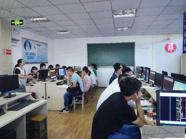 资料员职业发展全解析：从实习到技术主管的晋升路径