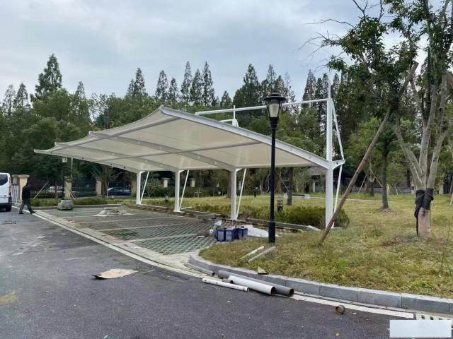 从化玻璃雨棚订做/白云钢结构户外遮阳棚搭建安装公司