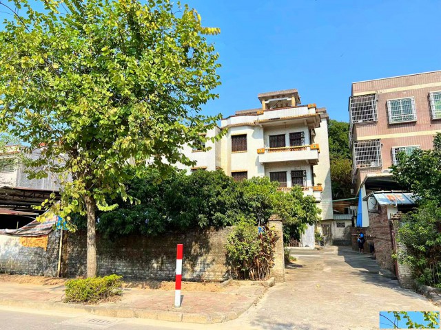 从化区龙潭虚内一栋三层半338平方商品楼房整体转