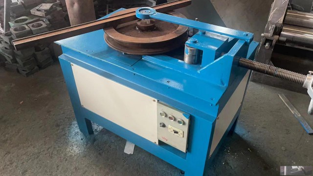 楼梯扶手弯关机