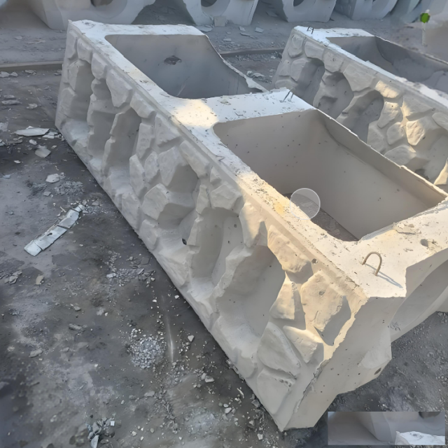 混凝土阶梯式河道水土护坡防止土壤侵蚀美化环境