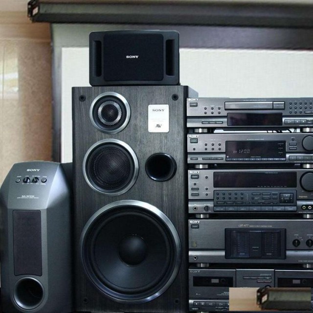 音响设备调音台演艺厅家用音响设备回收旧电器