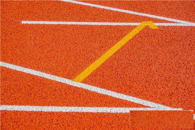 塑胶跑道排水系统由什么构成