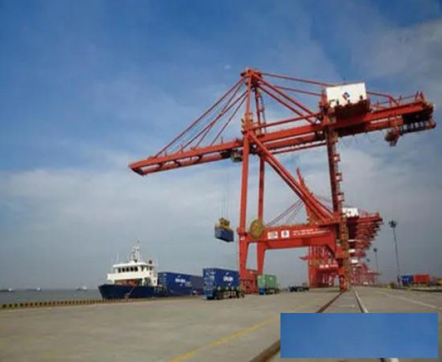 上海二手码头吊回收浦东新区废旧岸桥集装箱起重机回收