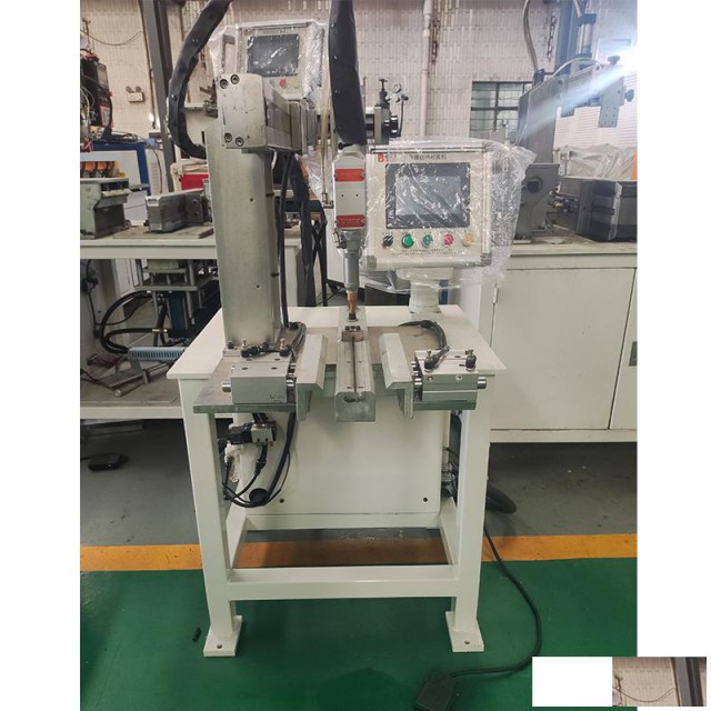 金属板材焊接设备非标直缝自动对接机