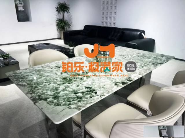 铂乐极满家绿钻潘多拉奢石餐桌，品味自然奢华盛宴